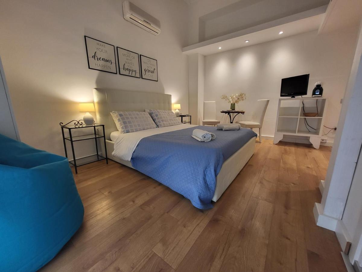 مبيت وإفطار Living Cagliari Marina المظهر الخارجي الصورة