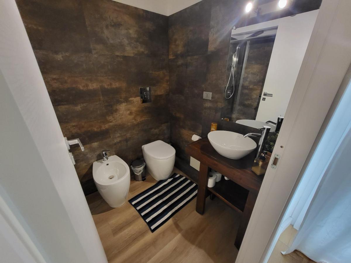 مبيت وإفطار Living Cagliari Marina المظهر الخارجي الصورة