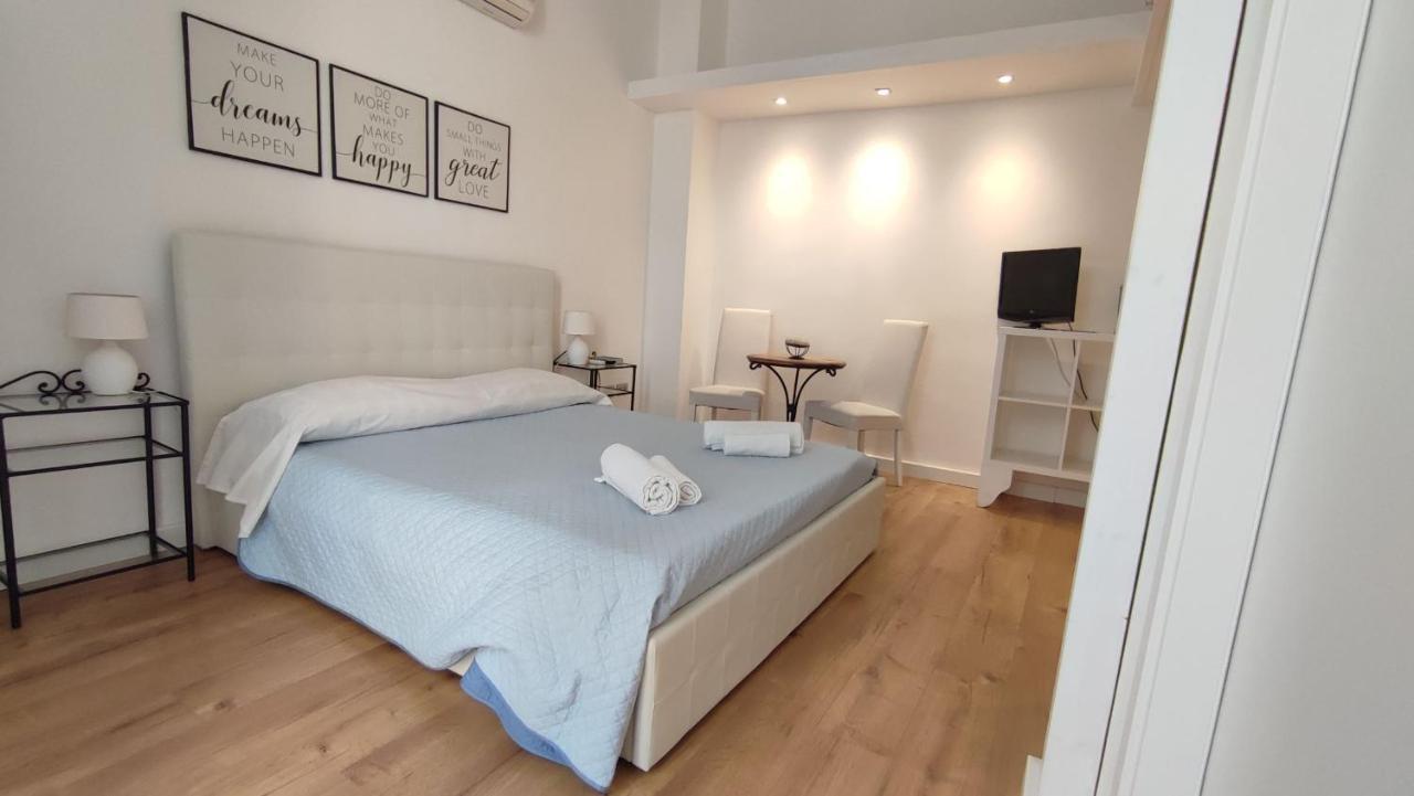 مبيت وإفطار Living Cagliari Marina المظهر الخارجي الصورة